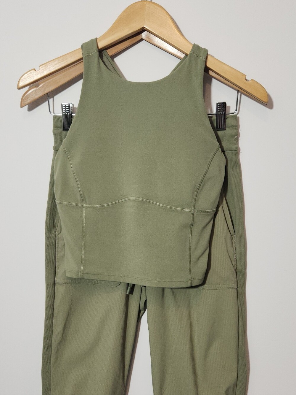 Lululemon Beyond the Studio Jogger & Key to Balance Tank Set Rosemary Green Sz 4
